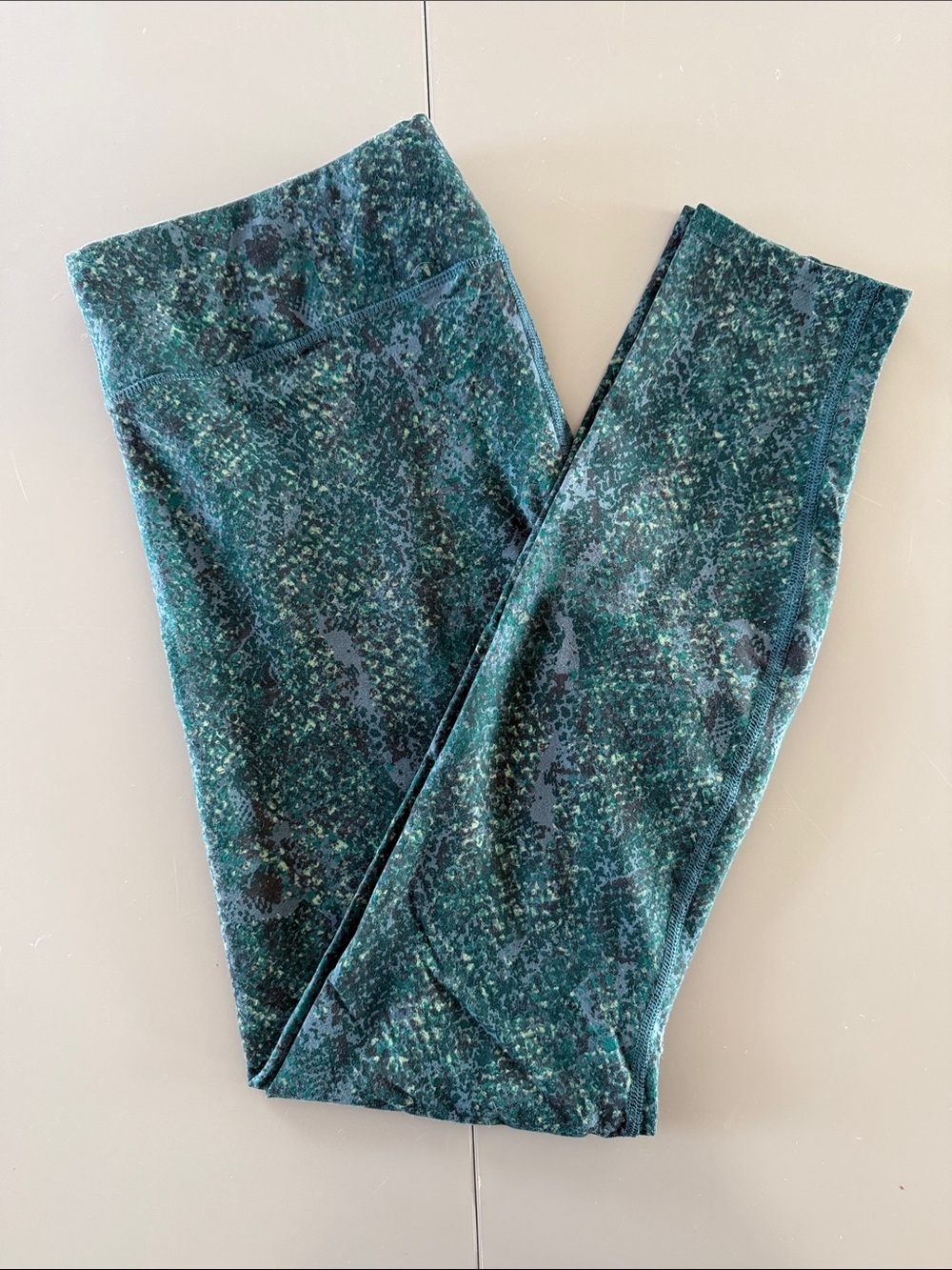 Pact Women’s size XL Green Patterned Active Leggings